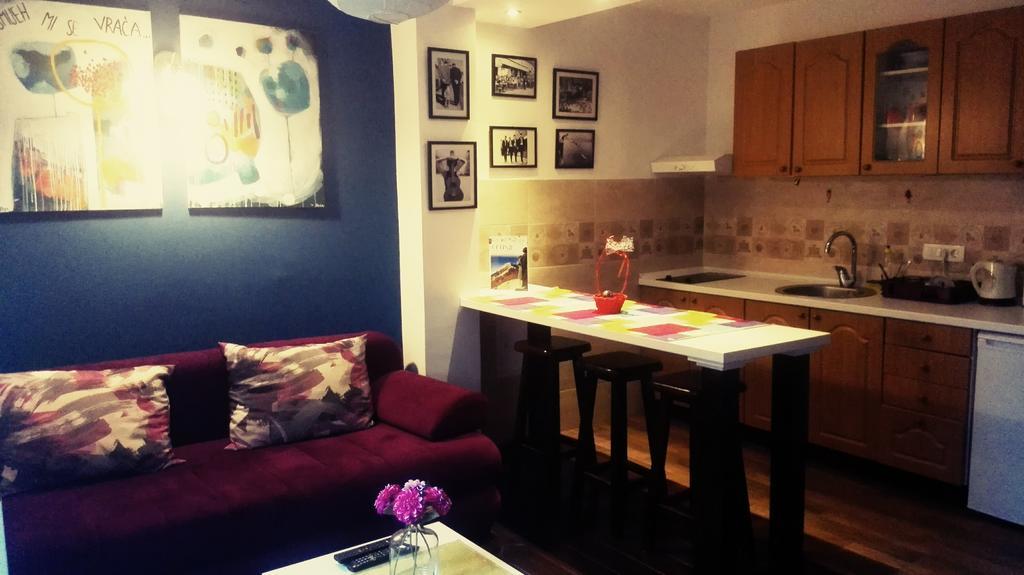 Apartment The Royal Square Цетине Екстериор снимка