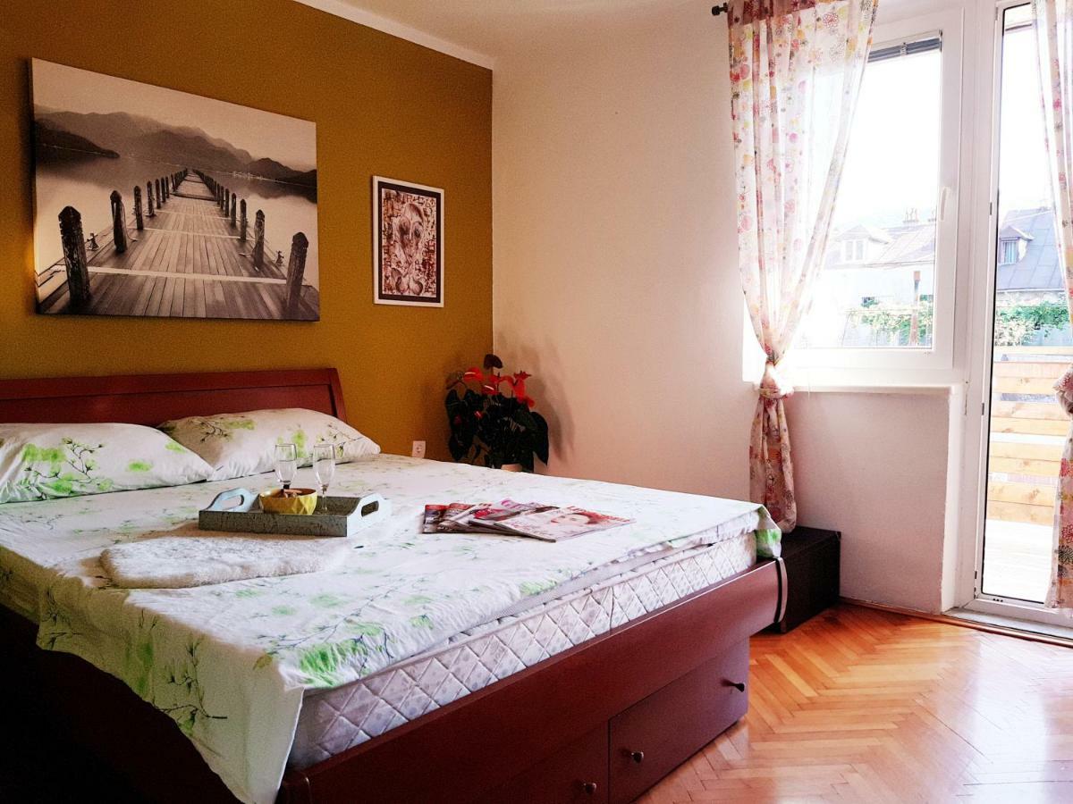 Apartment The Royal Square Цетине Екстериор снимка
