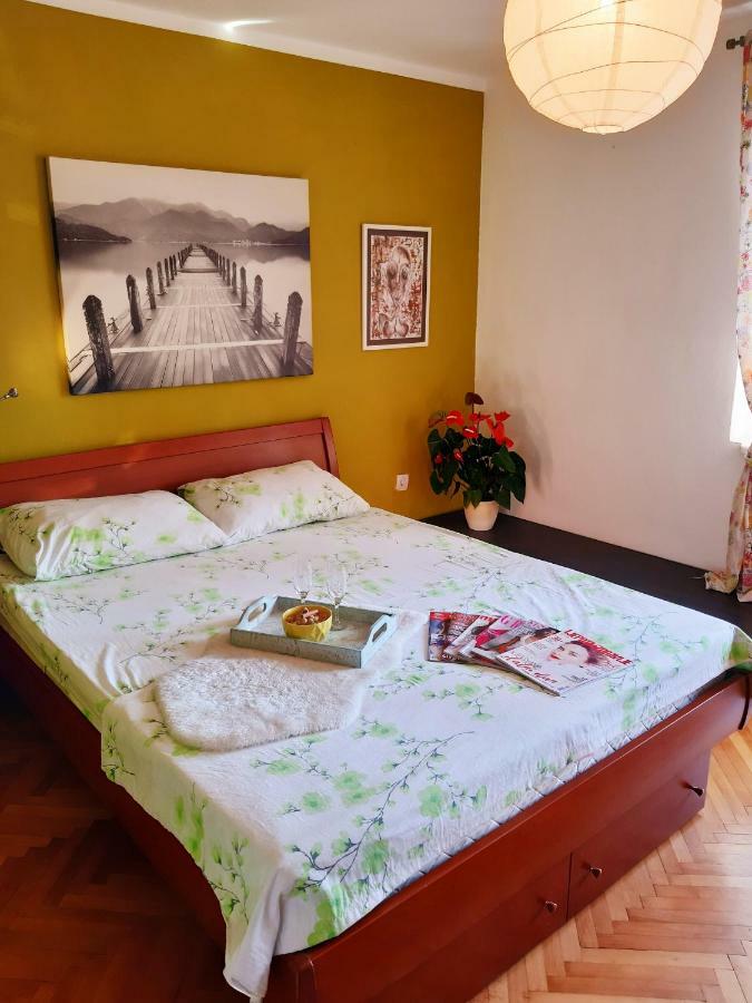 Apartment The Royal Square Цетине Екстериор снимка