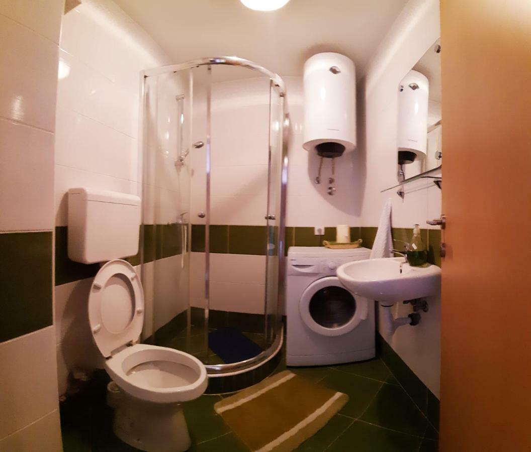 Apartment The Royal Square Цетине Екстериор снимка